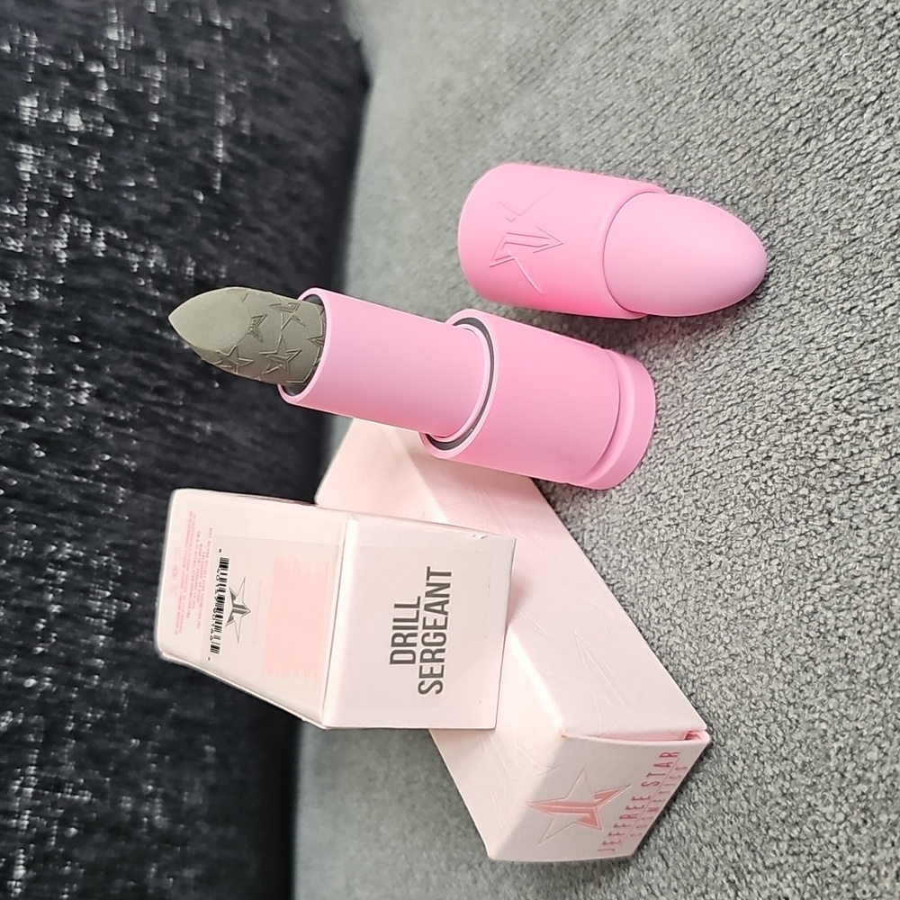 New Jeffree Star Cosmetics Velvet Trap Drill Sergeant Lipstick Gray/Grey